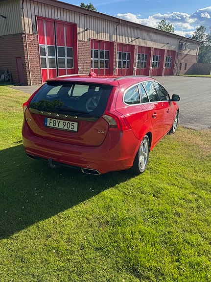 Volvo V60 3 of 5