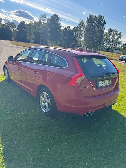 Volvo V60 4 of 5