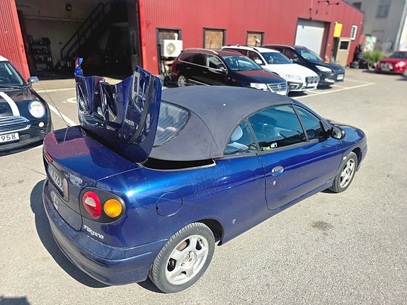 Renault Megane 12 of 17