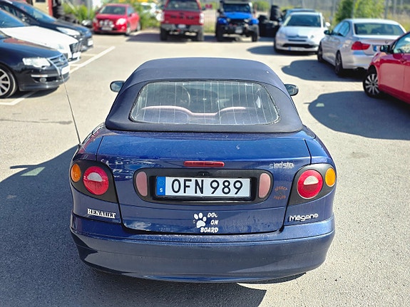 Renault Megane 17 of 17