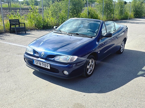 Renault Megane 2 of 17