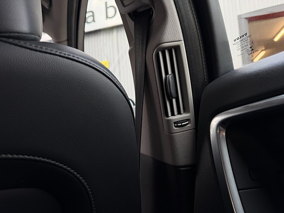 Volvo V60 26 of 27