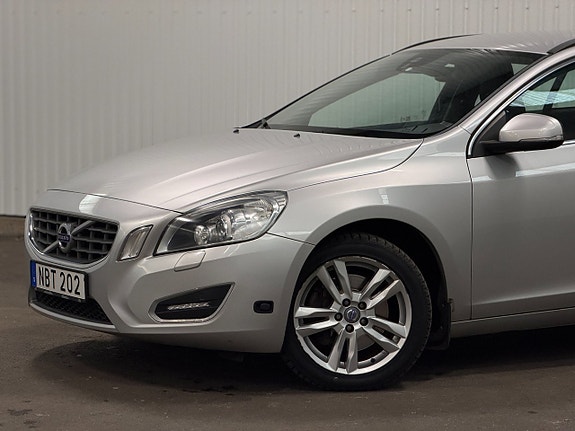 Volvo V60 3 of 5
