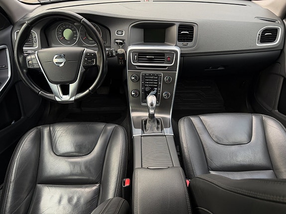 Volvo V60 19 of 27