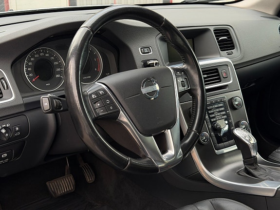 Volvo V60 14 of 27