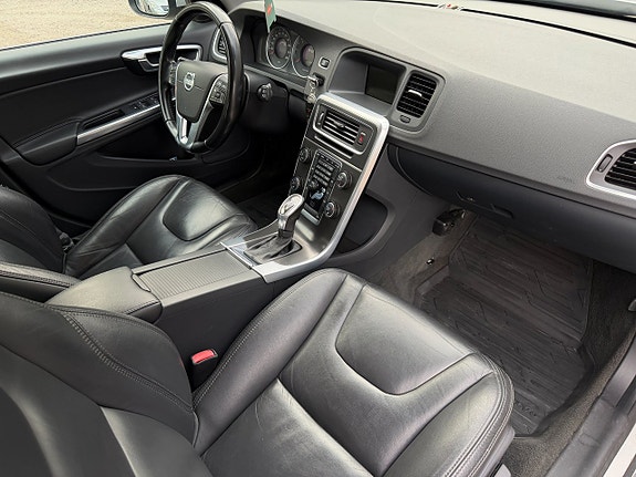Volvo V60 16 of 27