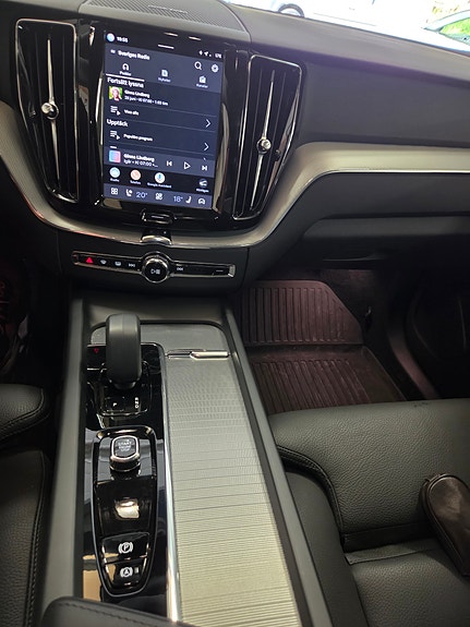 Volvo XC60 14 of 15