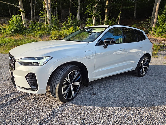 Volvo XC60 2 of 15