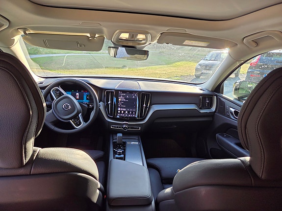 Volvo XC60 10 of 15