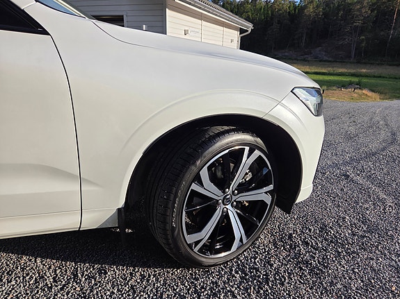 Volvo XC60 3 of 15