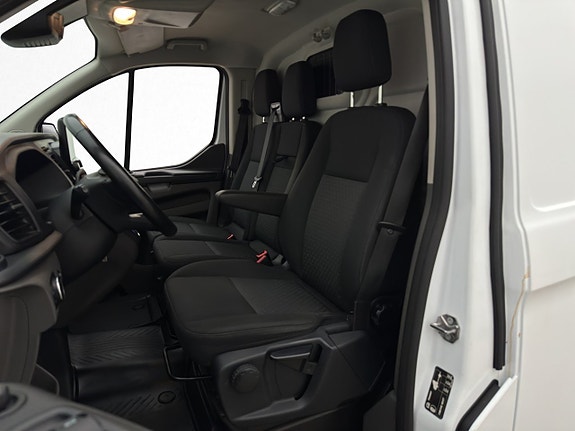 Ford Transit Custom 19 of 30