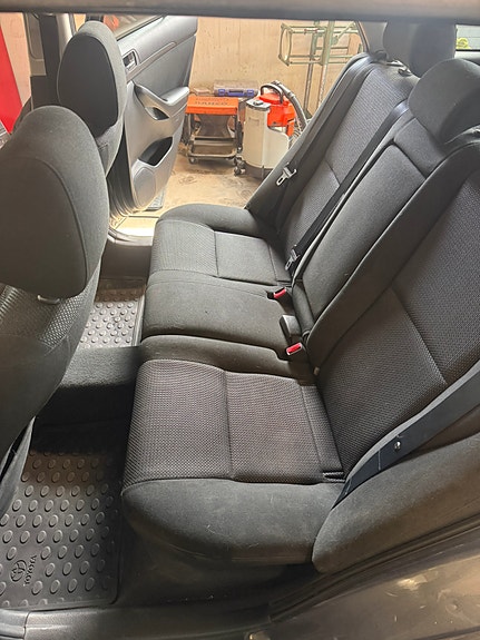 Toyota Avensis 2 of 6