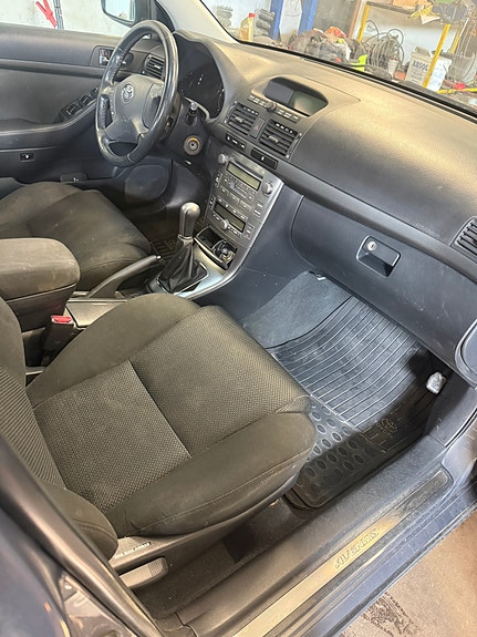 Toyota Avensis 5 of 6