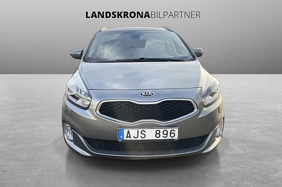 Kia Carens 2 of 5