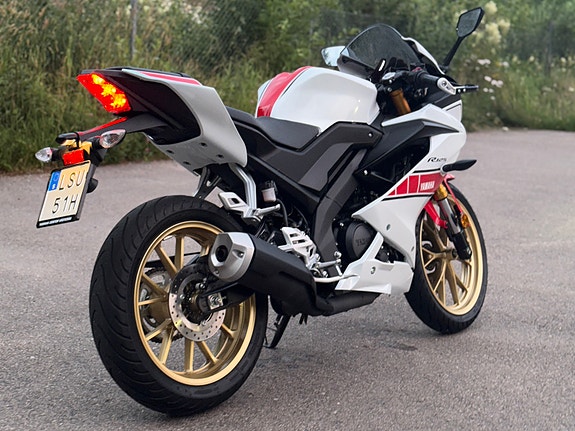 Yamaha YZF-R125 WGP 2 of 5