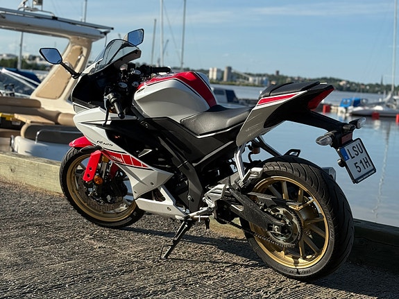 Yamaha YZF-R125 WGP 3 of 5