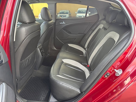 Kia Optima 14 of 18