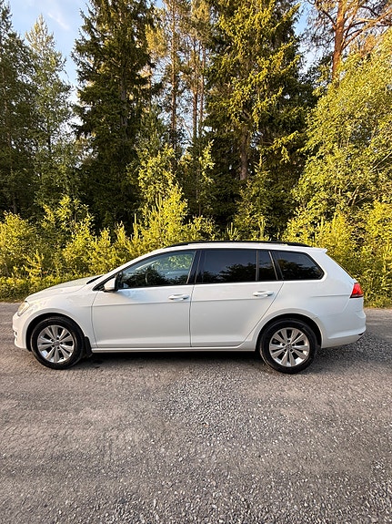 Volkswagen Golf VII 2 of 7
