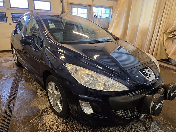 Peugeot 308 3 of 5