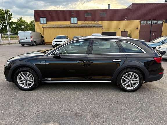 Audi A4 allroad 2 of 5