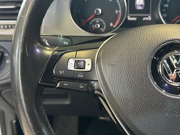 Volkswagen Golf VII 12 of 16