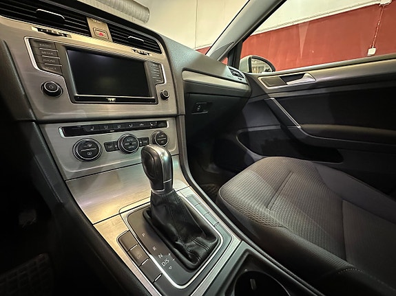 Volkswagen Golf VII 14 of 16
