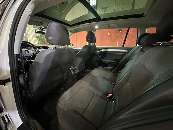 Volkswagen Golf VII 10 of 16