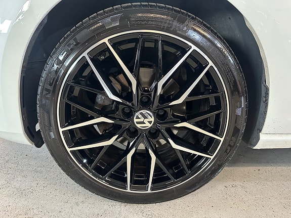 Volkswagen Golf VII 16 of 16