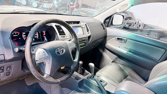Toyota HiLux 13 of 18
