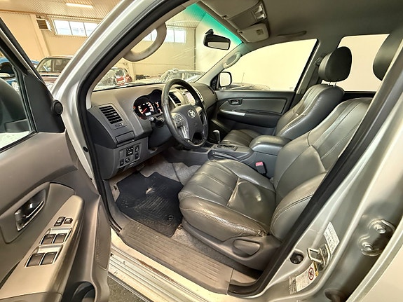 Toyota HiLux 10 of 18