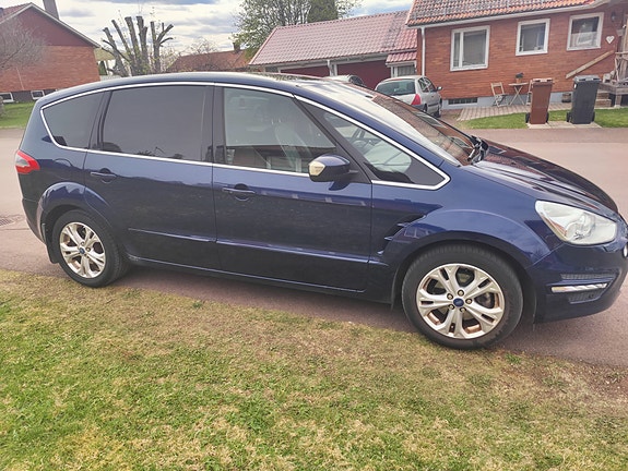Ford S-MAX 4 of 5