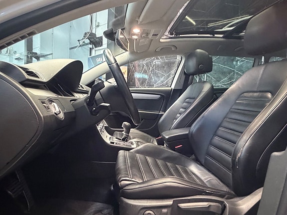 Volkswagen Passat Alltrack 13 of 25
