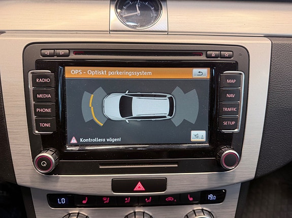 Volkswagen Passat Alltrack 20 of 25