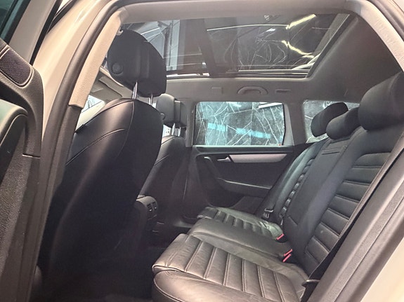 Volkswagen Passat Alltrack 14 of 25