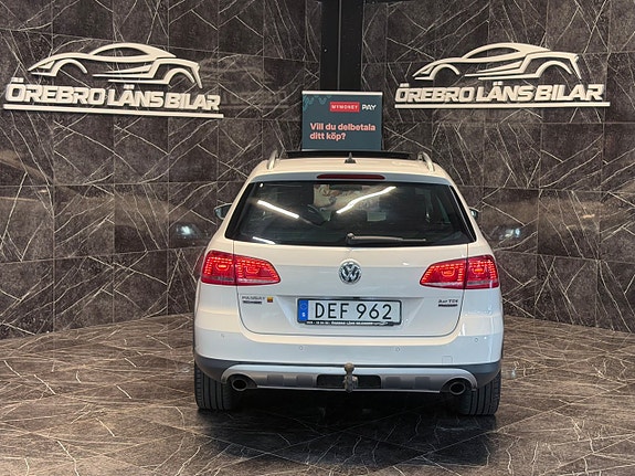 Volkswagen Passat Alltrack 2 of 25