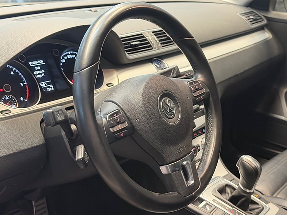 Volkswagen Passat Alltrack 18 of 25