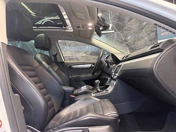 Volkswagen Passat Alltrack 15 of 25