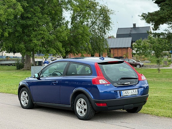 Volvo C30 3 of 5