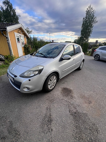 Renault Clio 2 of 6