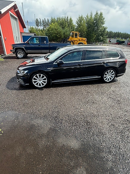 Volkswagen Passat 3 of 9
