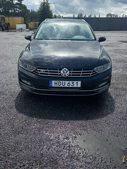 Volkswagen Passat 4 of 9