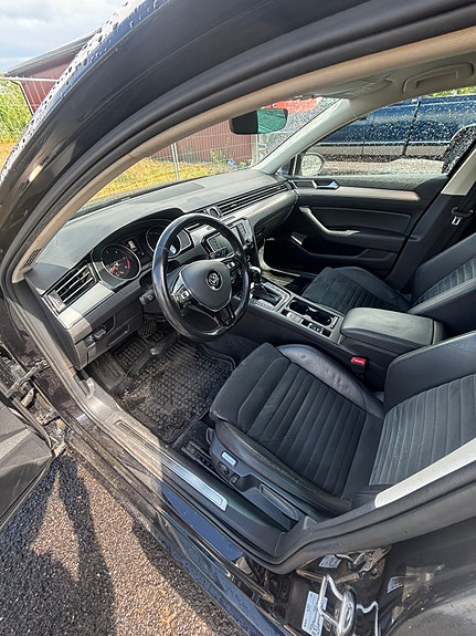 Volkswagen Passat 6 of 9