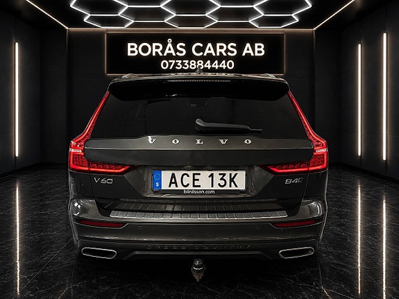 Volvo V60 Cross Country 4 of 5