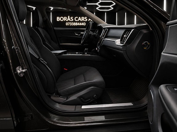Volvo V60 Cross Country 7 of 15