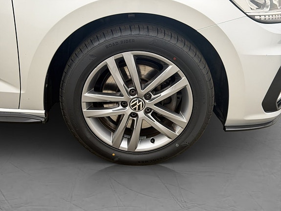 Volkswagen Touran 28 of 28