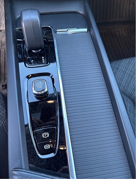 Volvo XC60 4 of 5