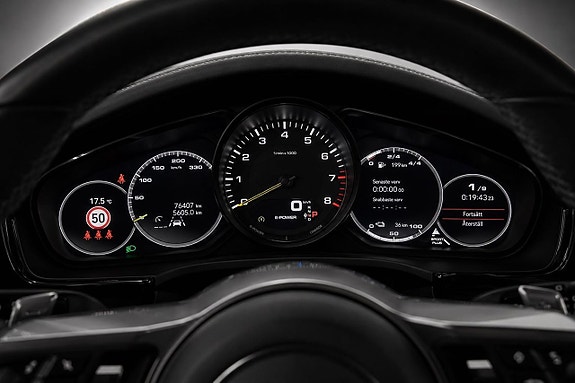 Porsche Cayenne 18 of 25