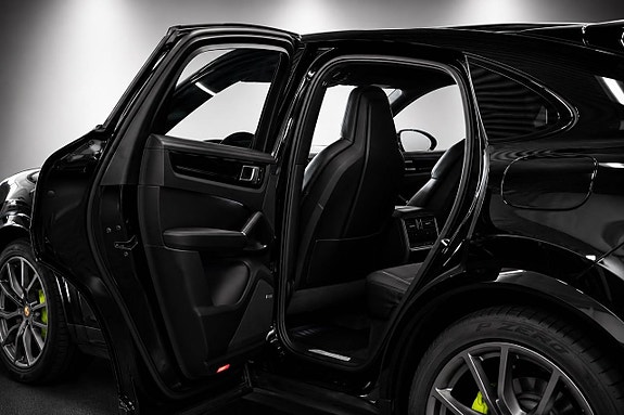 Porsche Cayenne 11 of 25