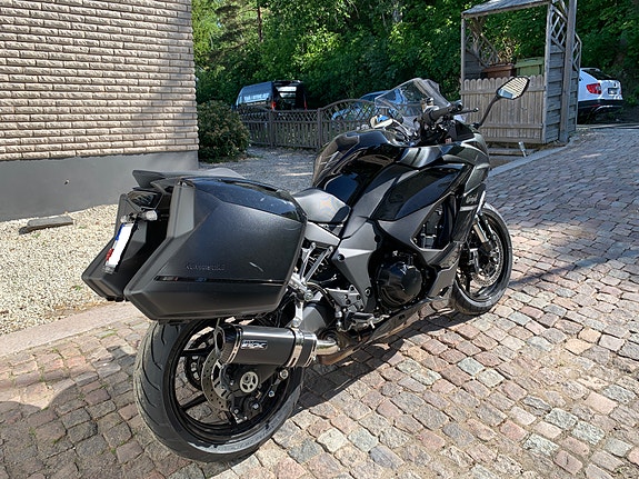 Kawasaki Ninja 1000SX 3 of 4