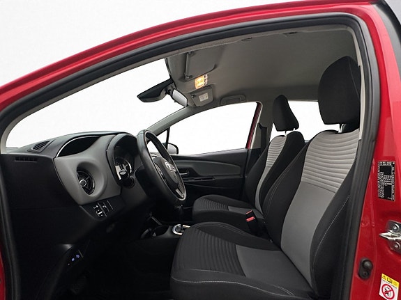 Toyota Yaris 12 of 26